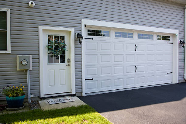 24/7 Emergency Garage Door Panel Replacement experts in Meigs County County, OH